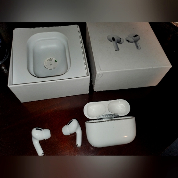Bluetooth airpods - Picture 1 of 3